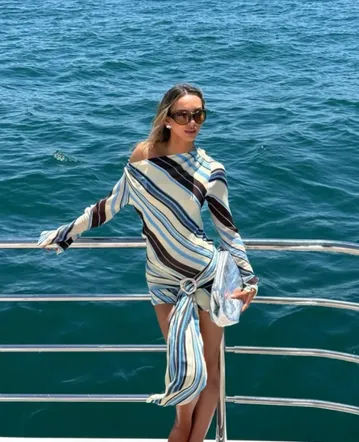 knee length ribbed dress AIKA ica Feminine heart neck design knee-length ribbed knit tight dres main image 0